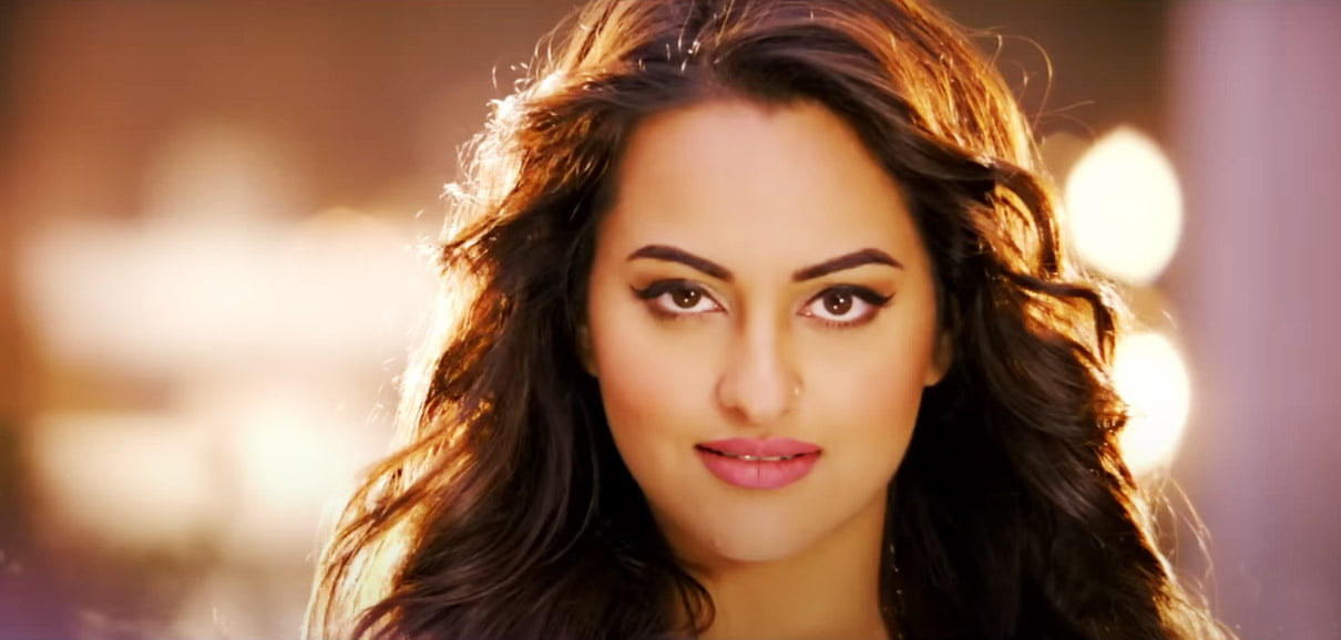 Sonakshi-Sinha-Hot-HD-Pic